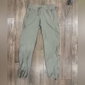 Kuhl women hiking jogger pants size xtra small tan